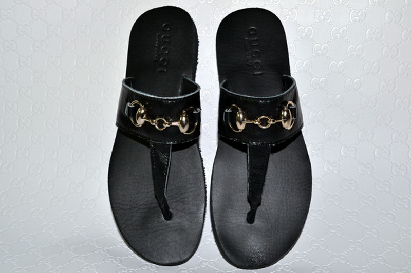 Gucci Slippers Woman--162